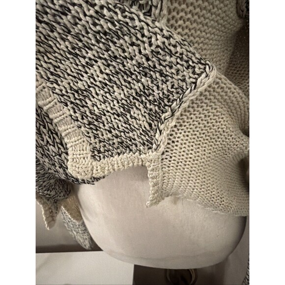 Quinn Women’s Mediums Beige Sweater Long Sleeve - Picture 2 of 7